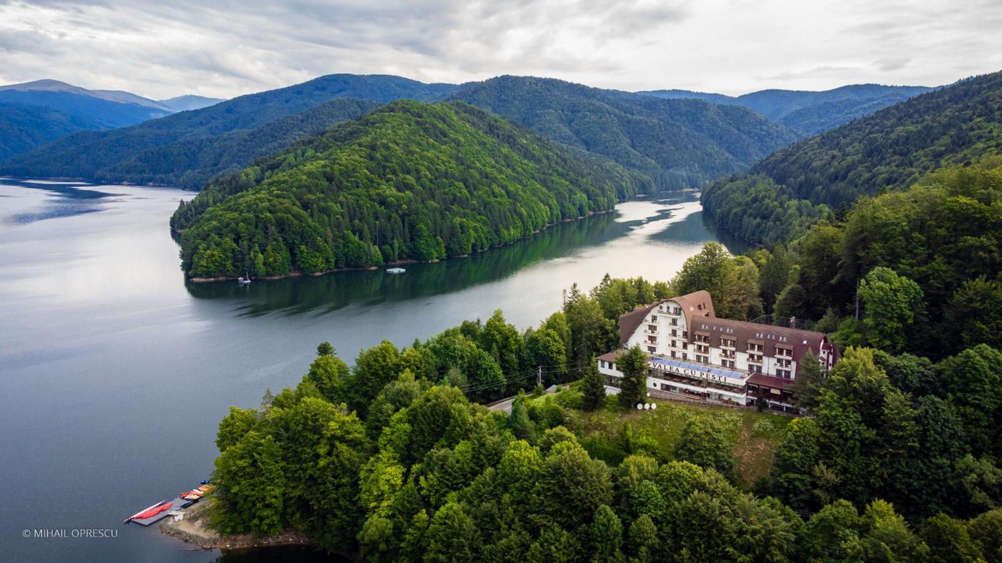 Hotel Valea Cu Pesti Capatineni-Ungureni Exterior foto