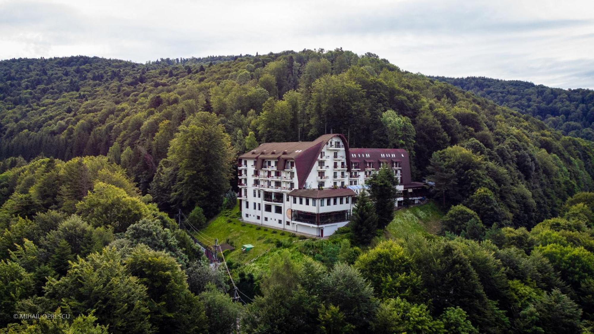 Hotel Valea Cu Pesti Capatineni-Ungureni Exterior foto