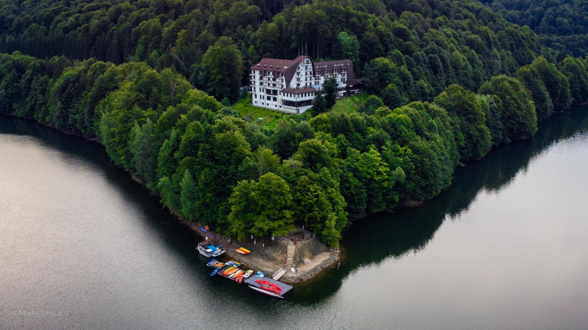 Hotel Valea Cu Pesti Capatineni-Ungureni Exterior foto