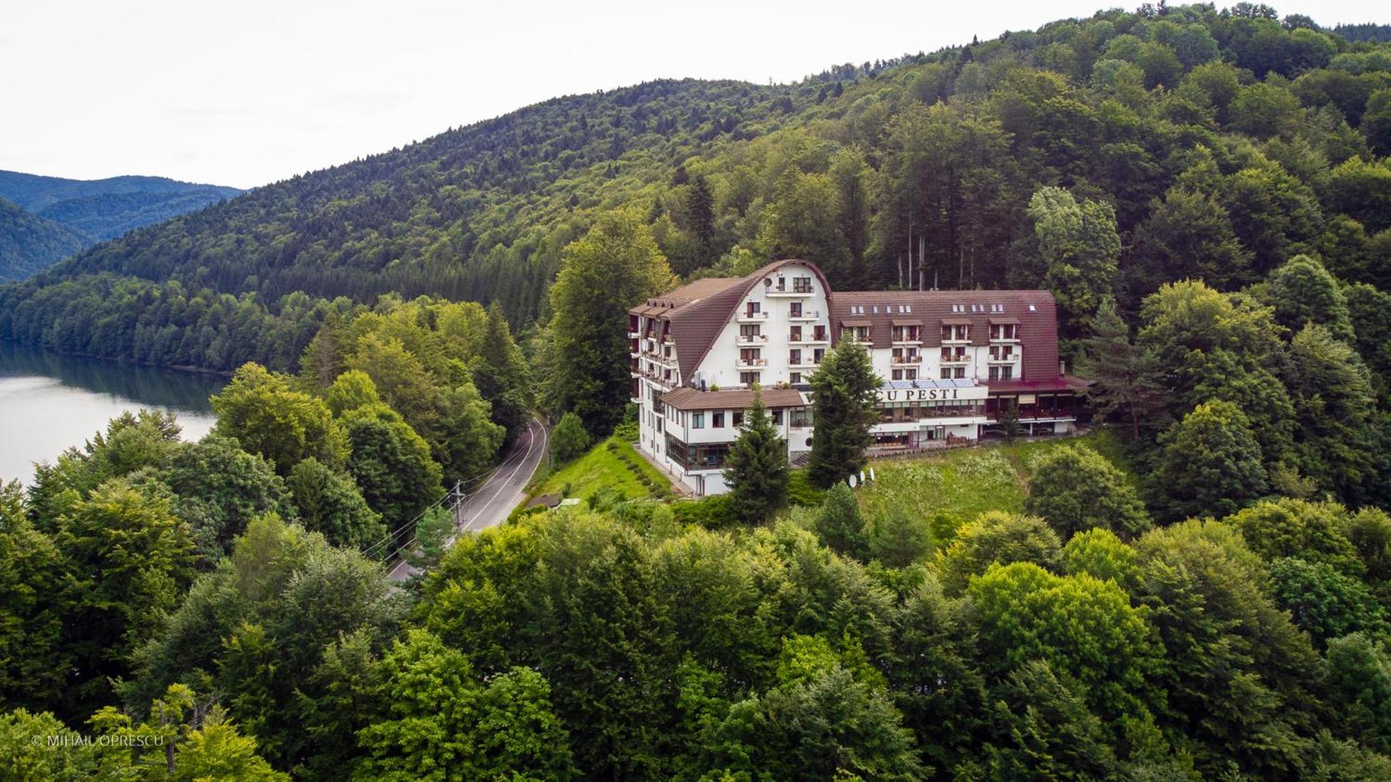 Hotel Valea Cu Pesti Capatineni-Ungureni Exterior foto