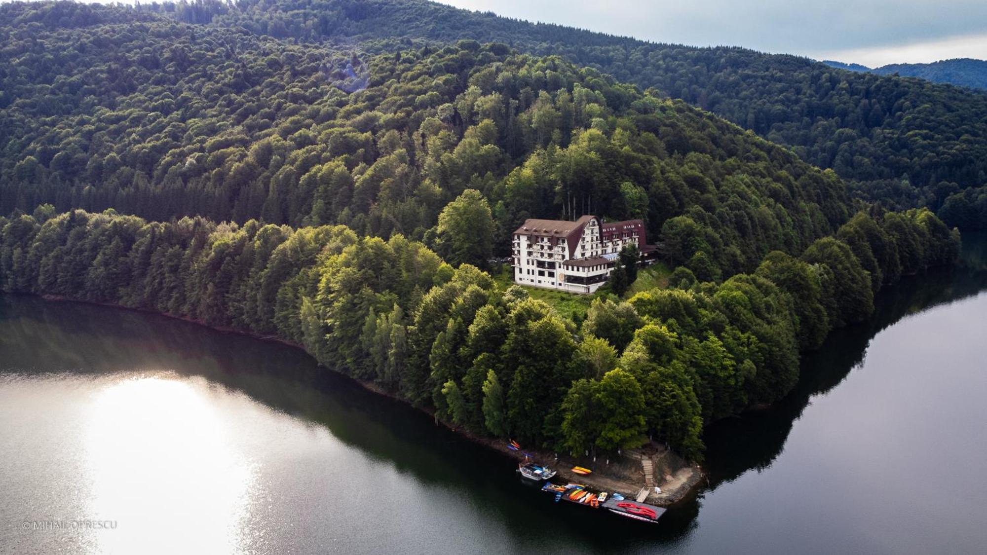 Hotel Valea Cu Pesti Capatineni-Ungureni Exterior foto