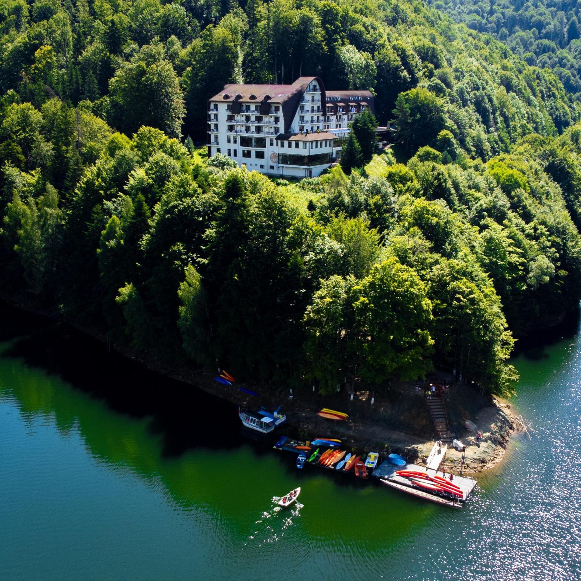 Hotel Valea Cu Pesti Capatineni-Ungureni Exterior foto