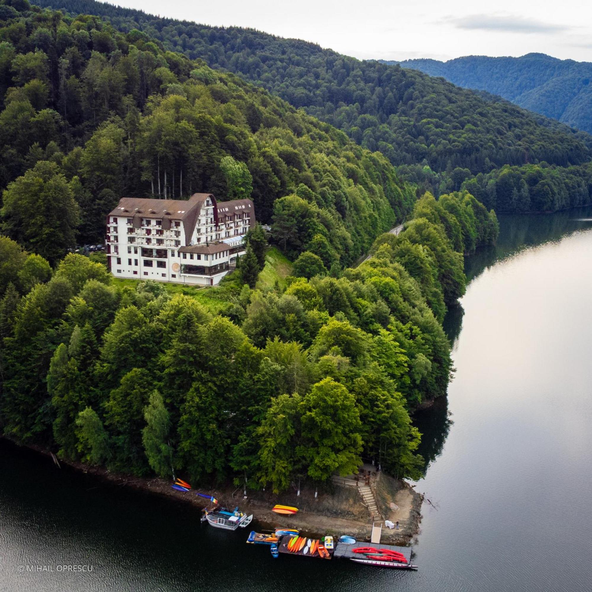 Hotel Valea Cu Pesti Capatineni-Ungureni Exterior foto