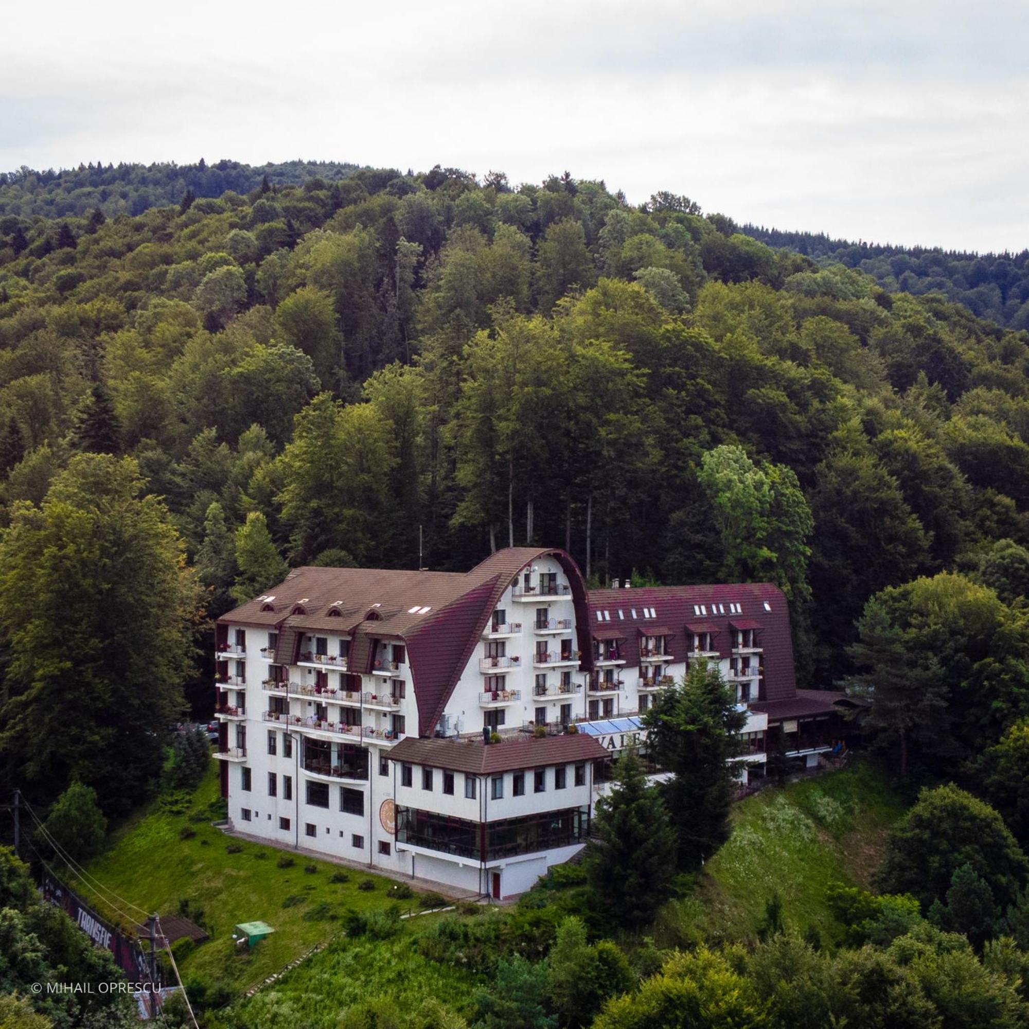 Hotel Valea Cu Pesti Capatineni-Ungureni Exterior foto