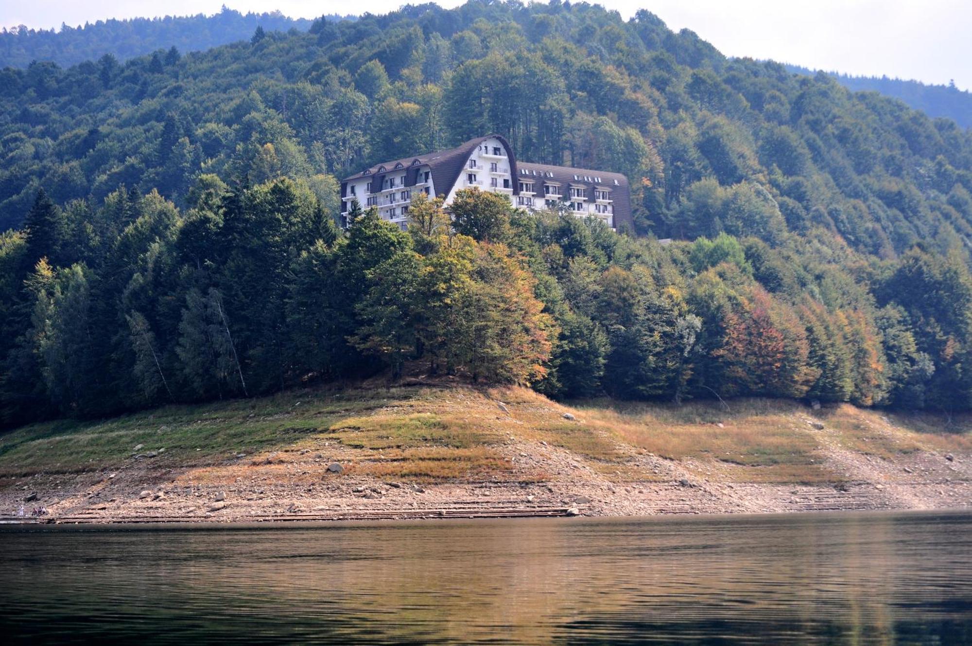 Hotel Valea Cu Pesti Capatineni-Ungureni Exterior foto