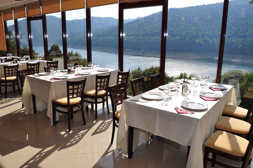 Hotel Valea Cu Pesti Capatineni-Ungureni Exterior foto